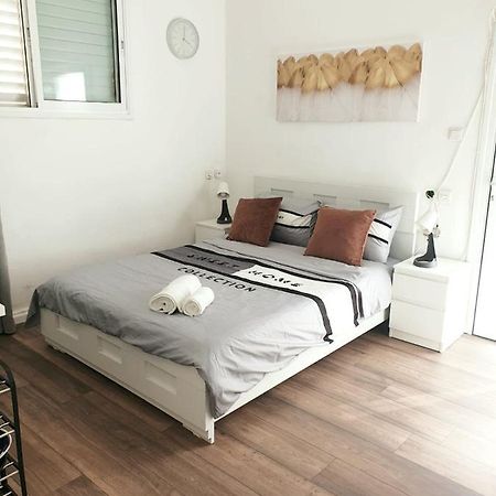 Magnifique Studio avec grande terasse à Tel Aviv Appartamento Esterno foto
